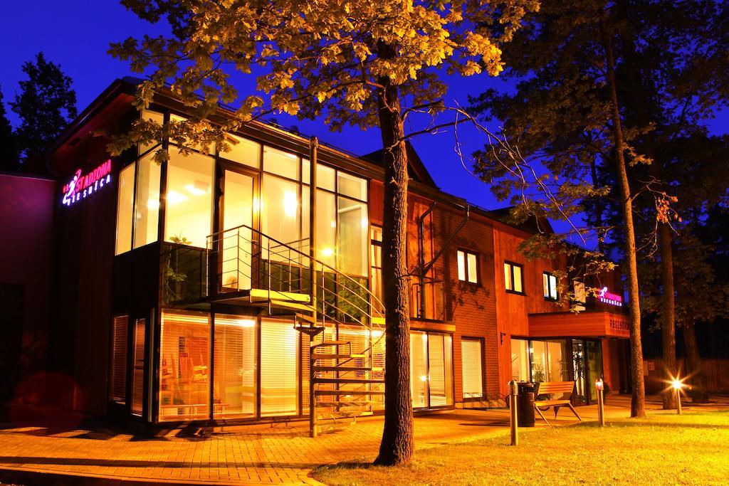Sajutu Parka Hostelis Valmiera Exterior foto